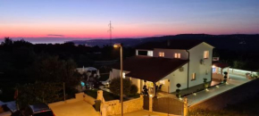 Ferienwohnung Sanja In Kastel Mit Grill Und Pool